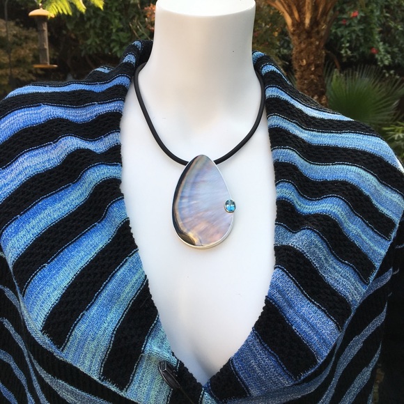 NWT Bezel-Set Mother-of-Pearl & Aquamarine Pendant - Picture 5 of 5